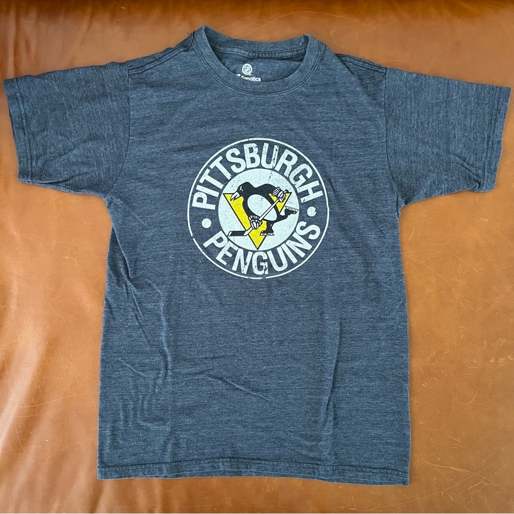 Pittsburgh Penguins Hockey T-Shirt, Small